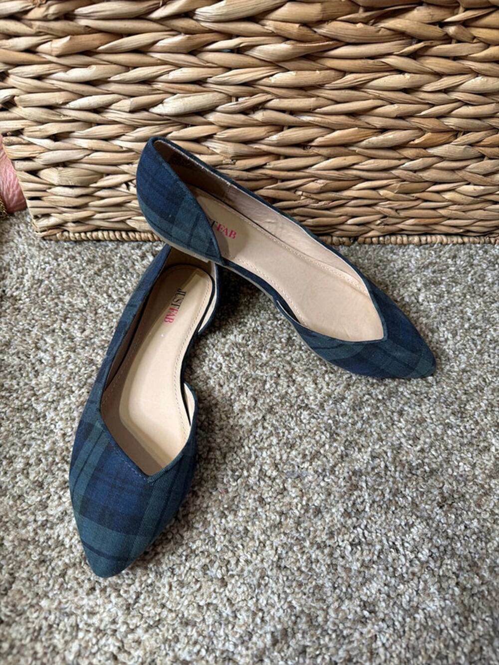 Just fab green plaid flat 8 EUC 659
